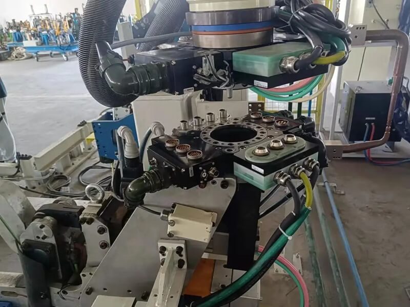 LTC-0300E is Applied to Spot Welding of Automobile Body-in-white