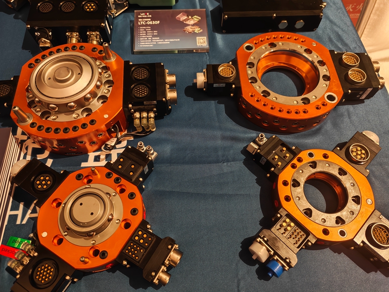 Application of Robot Tool Changers in Loading and Unloading Robots